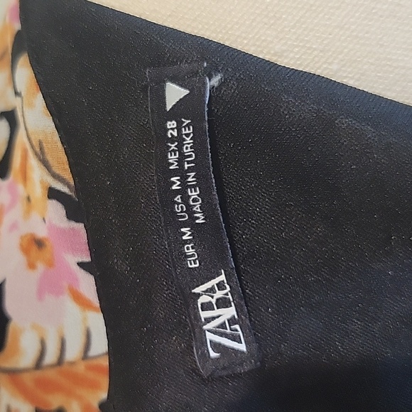 ZARA midi floral ruched dress in size M - Picture 6 of 6